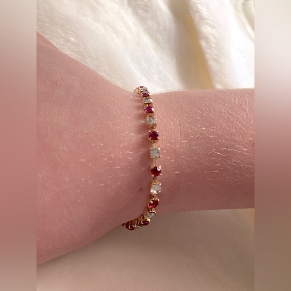 Child’s Holiday Rhinestone Bracelet by Avon- 6.5 inches - Picture 6 of 7